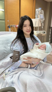 #TOP 212	Ngày Tôi Sinh , Chồng Tôi Đăng Ảnh Con Người Khác