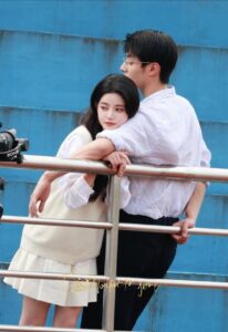 #TOP 213	CHUYẾN BAY TRỄ HAI NĂM