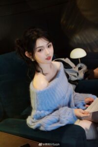 #TOP 193	Khi Con Mèo Xoay Người