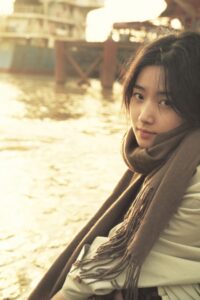 #TOP 407	Cô Bé Nhìn Thấy Màu Đỏ