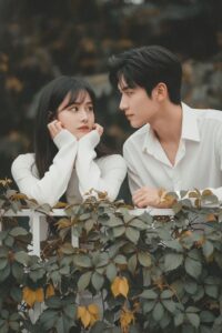 #TOP 205	Tờ Quảng Cáo Ven Đường Dẫn Tôi Vào Hào Môn