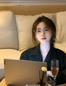 #TOP 217	Bàn Cờ Đảo Chiều: Cô Kỹ Thuật Viên Và Kẻ Nằm Xuống